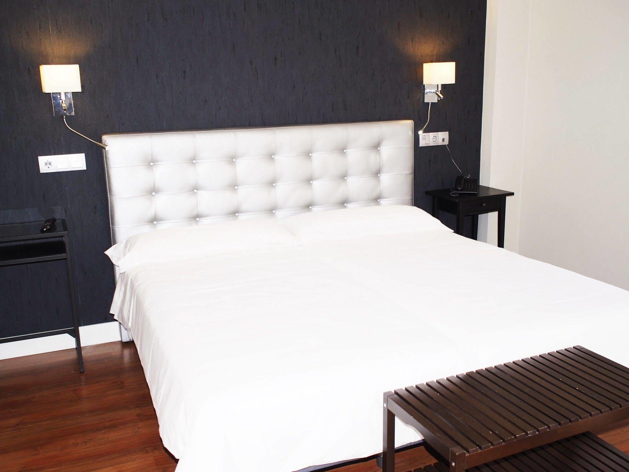 Hotel Rosal Oviedo Exteriér fotografie